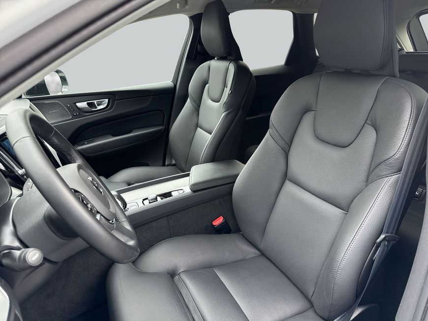 Volvo XC60 B5 B AWD Plus Dark