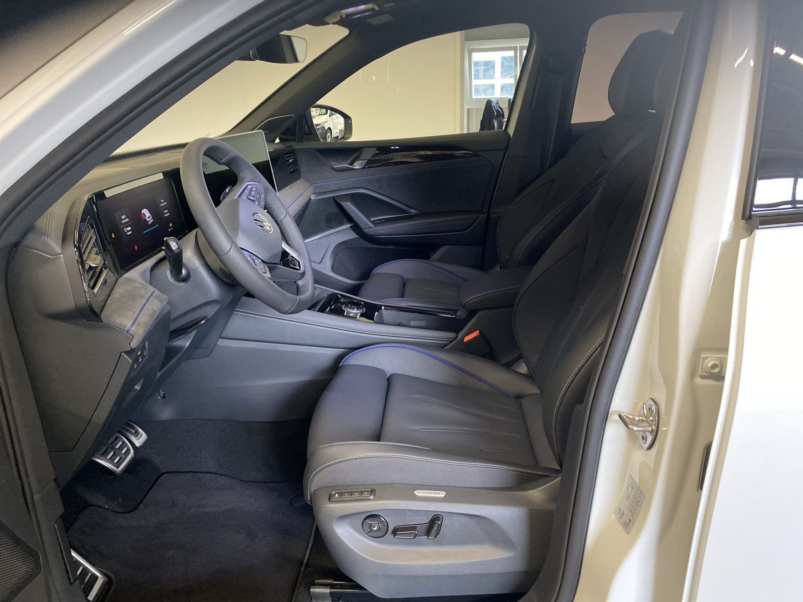 Volkswagen Tiguan R-Line 1.5 l eHybrid 200 kW AHK*PSD*SOUND