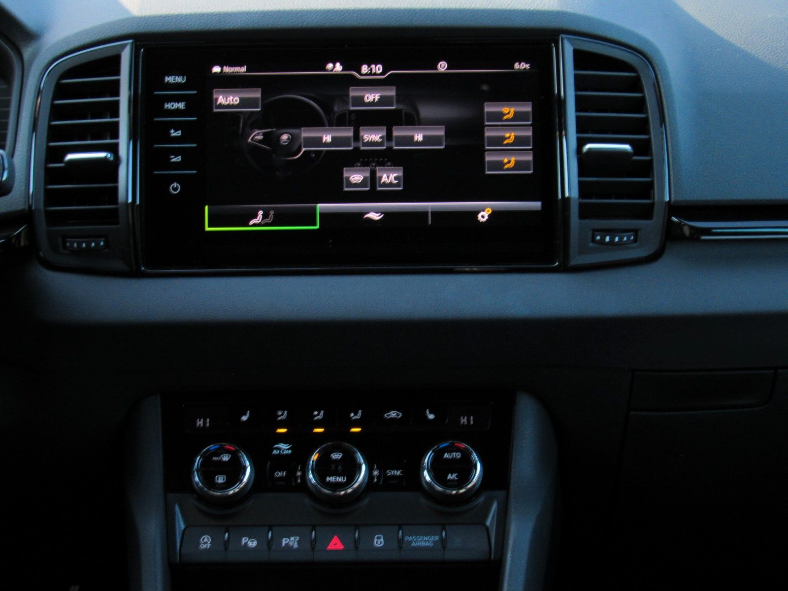 Skoda Karoq Sportline 1.5 TSI AHK 360° TRAVEL PANO