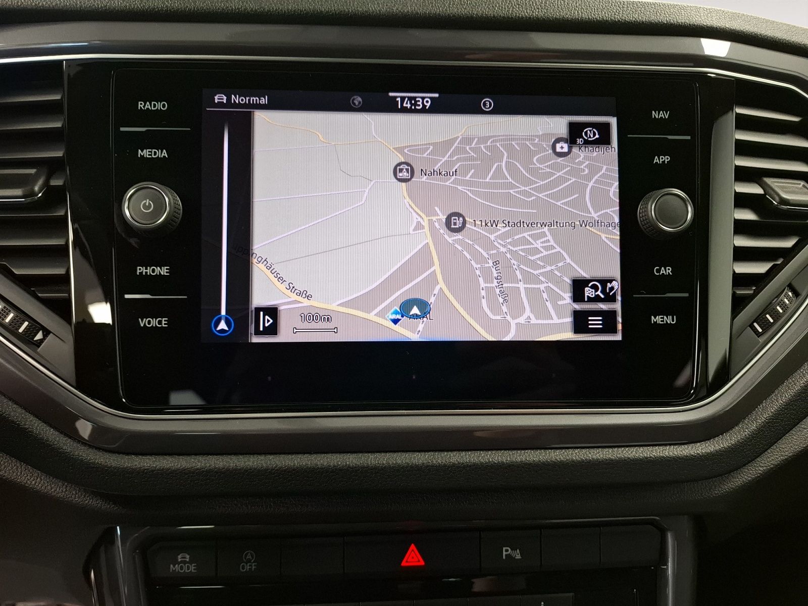 Volkswagen T-Roc 1.5 TSI Sport R-Line - Samsaru's Car Outlet