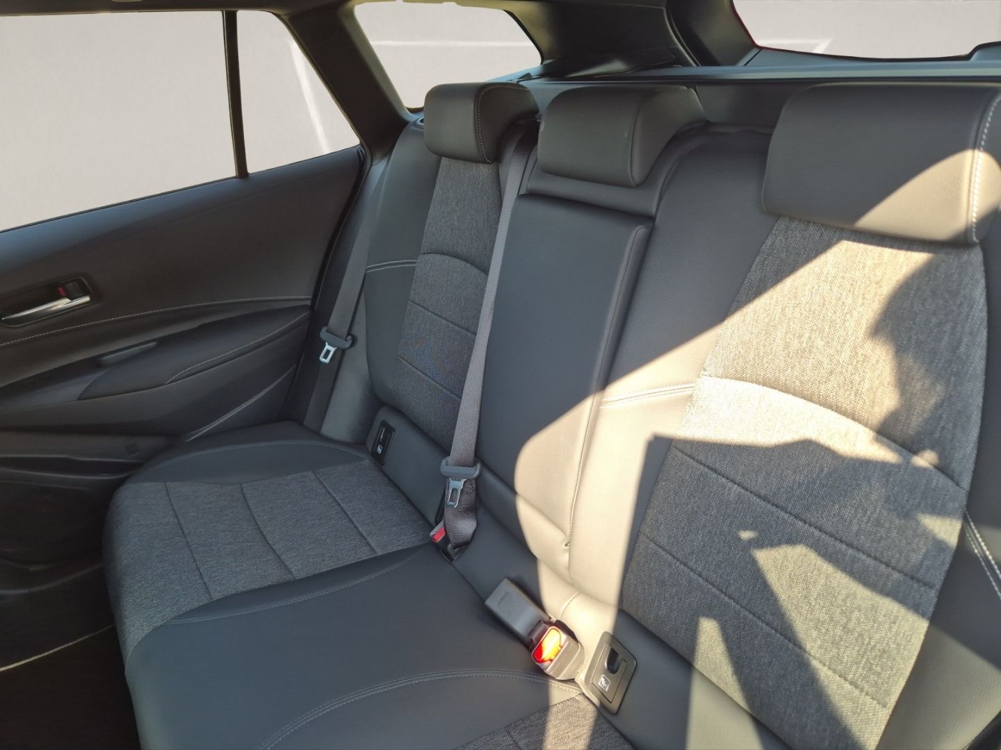 Toyota Corolla TS Black & White LED+NAVI+CARPLAY+RFK