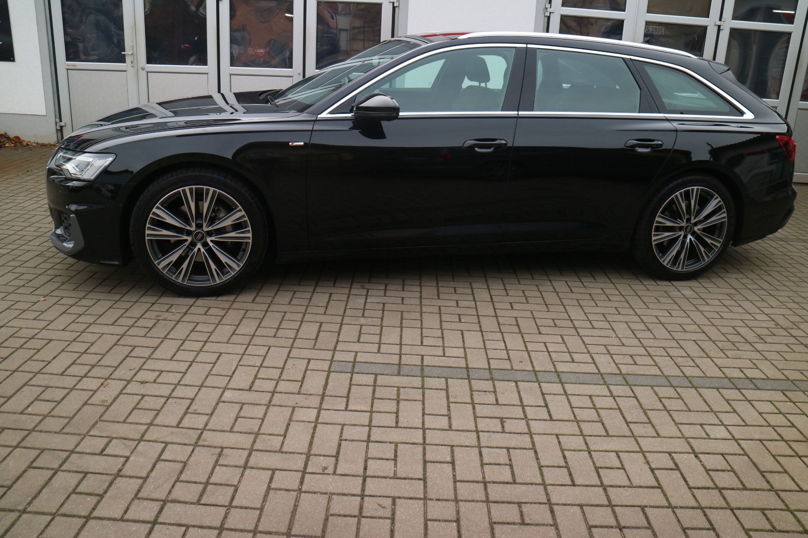 Audi A6 Avant 45 TFSI quattro S line-Pano-AHK-ACC