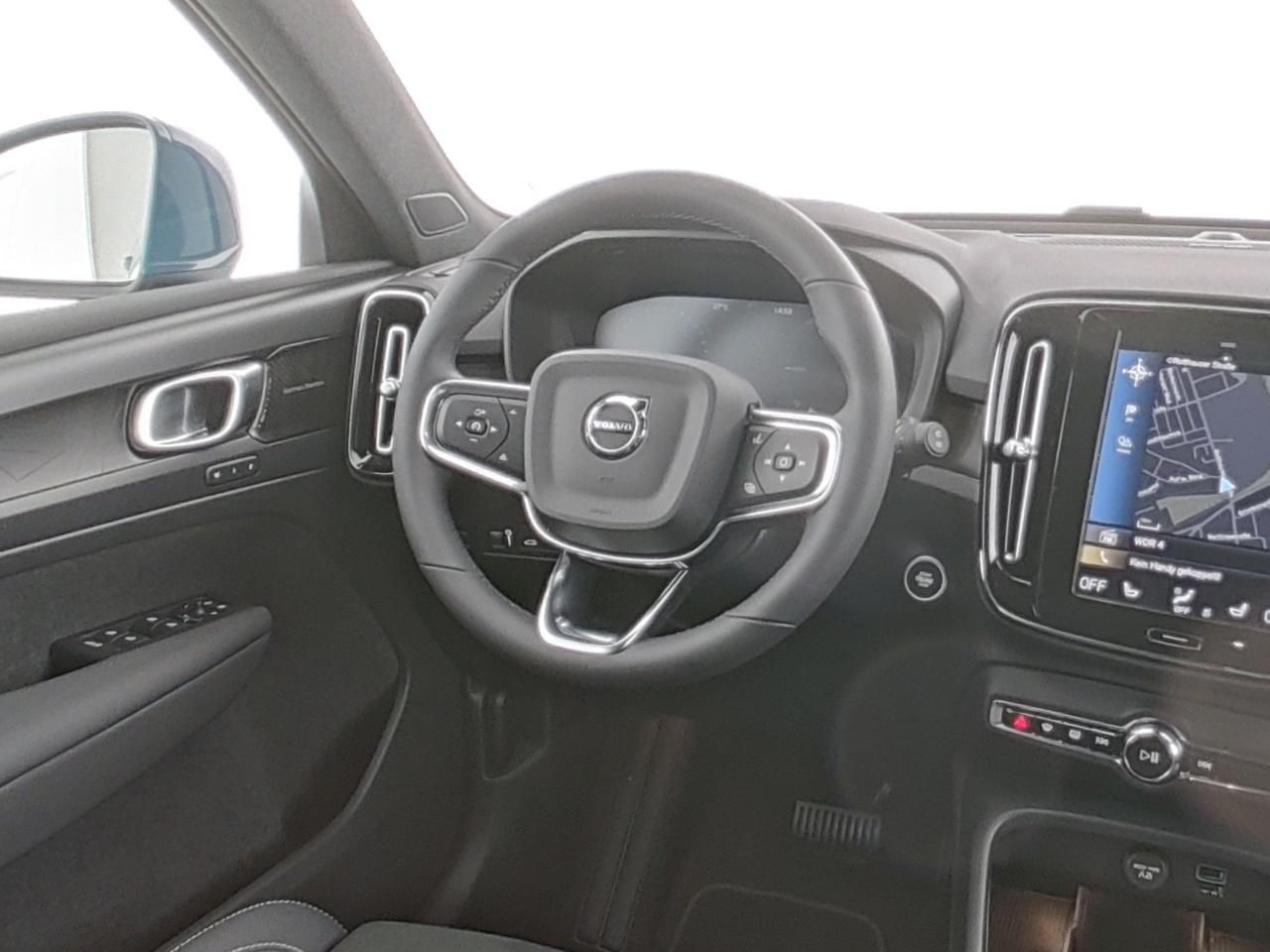 Volvo XC40 T4 Plus Bright Plug-In - Samsaru's Car Outlet