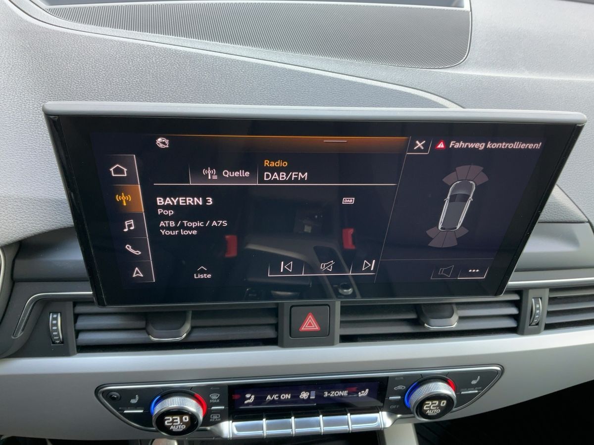 Audi A4 Avant 40 TFSI S-LINE - Samsaru's Car Outlet