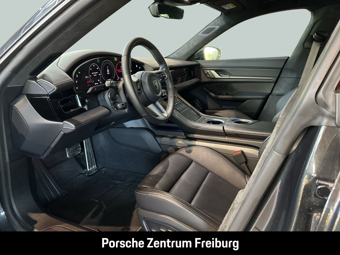 Porsche Taycan Turbo S Cross Turismo Burmester InnoDrive