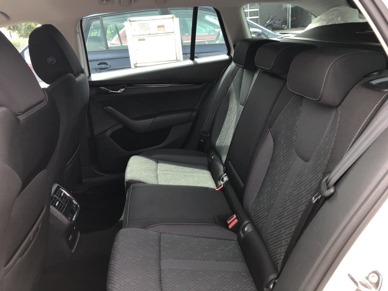 Skoda Octavia Combi CLEVER 1.0 eTSI - Samsaru's Car Outlet