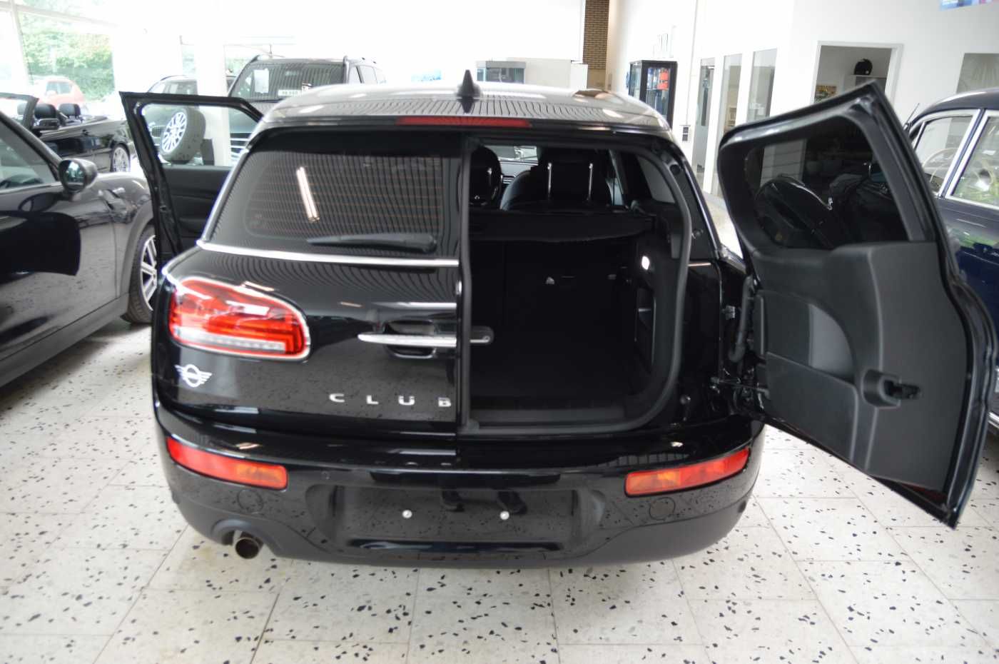 MINI CLUBMAN ONE - Samsaru's Car Outlet