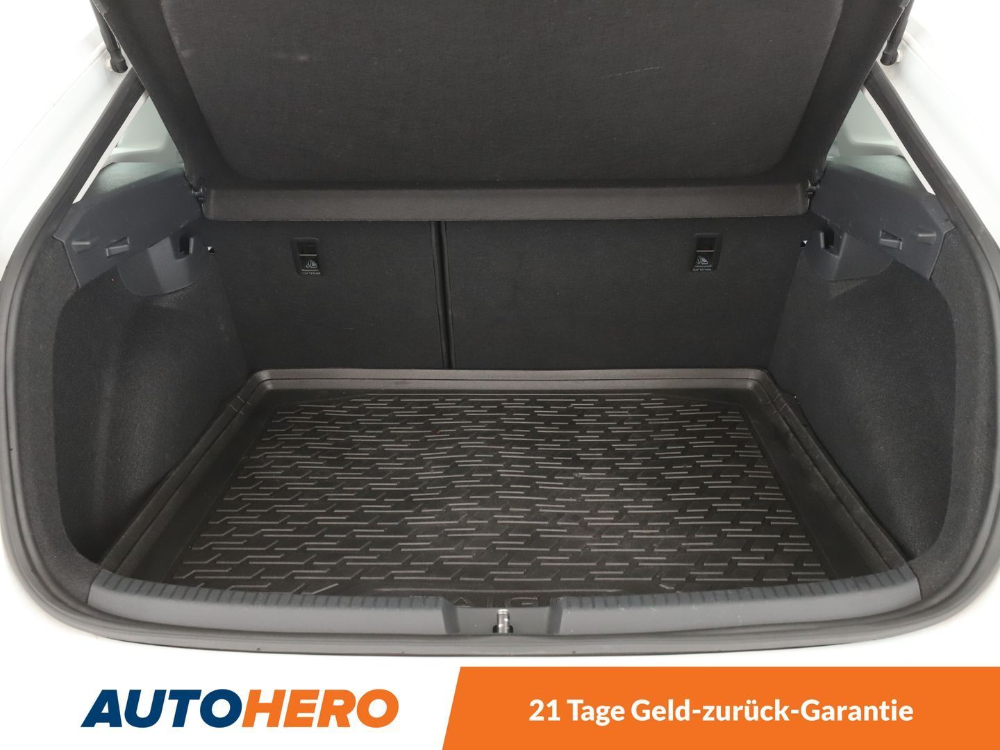 Volkswagen Taigo 1.0 TSI Life Aut. - Samsaru's Car Outlet