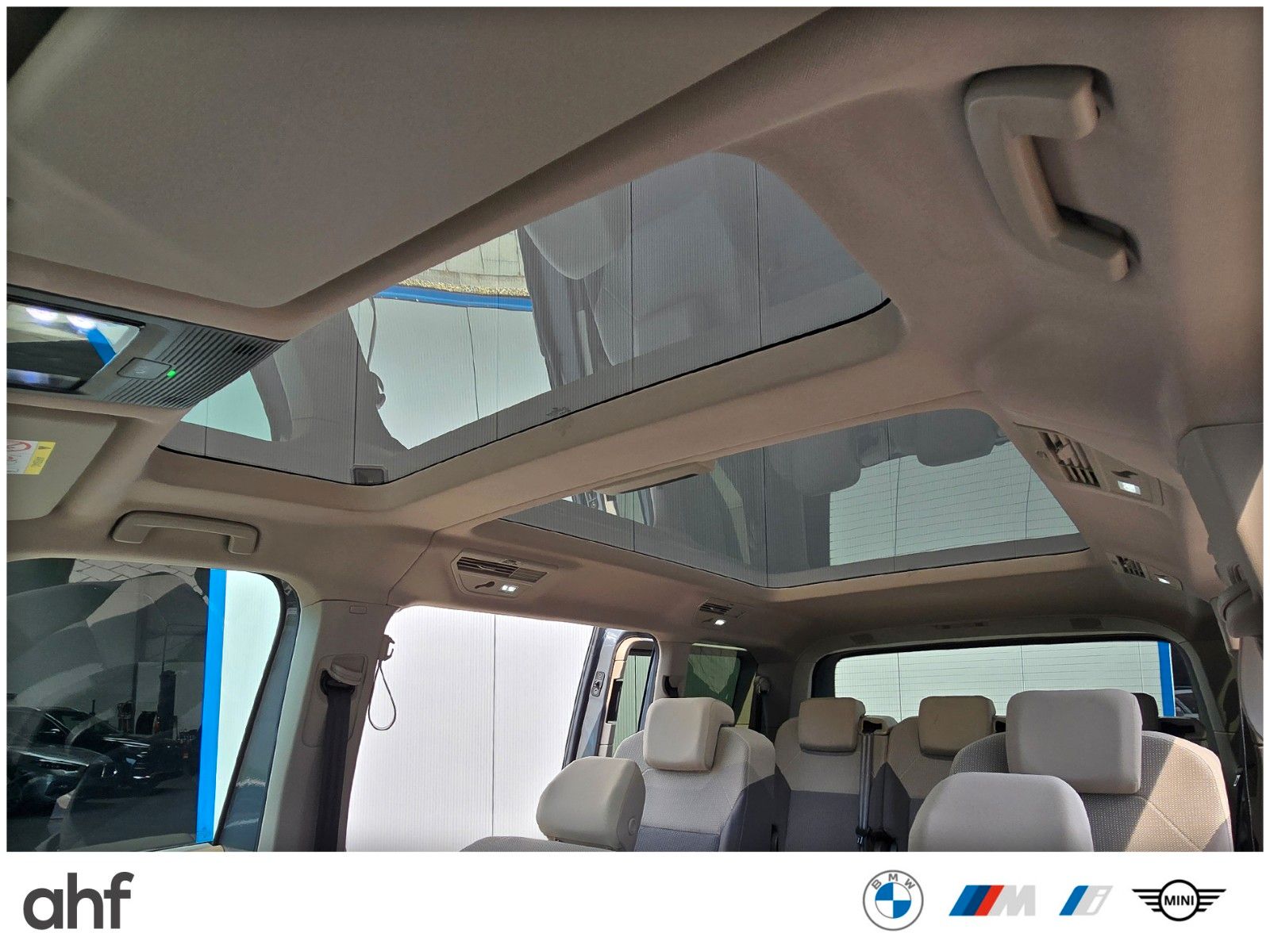 Volkswagen T7 Multivan EDITION - Samsaru's Car Outlet