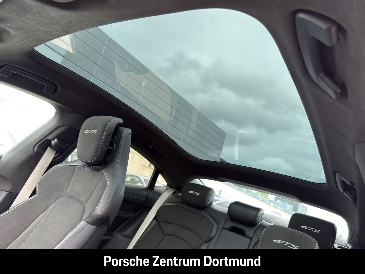 Porsche Taycan GTS Head-Up LED-Matrix Surround-View
