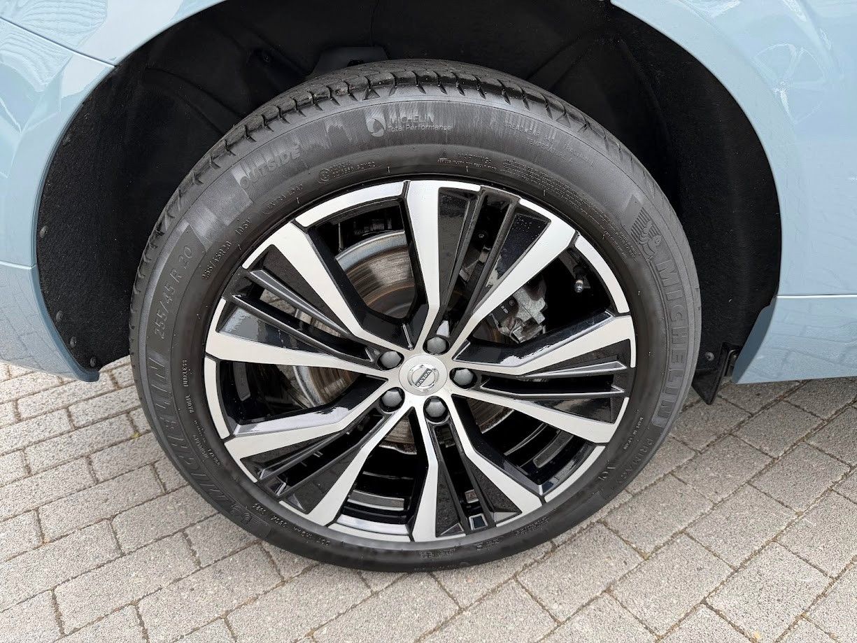 Volvo XC60 B4 Ultimate Dark AWD