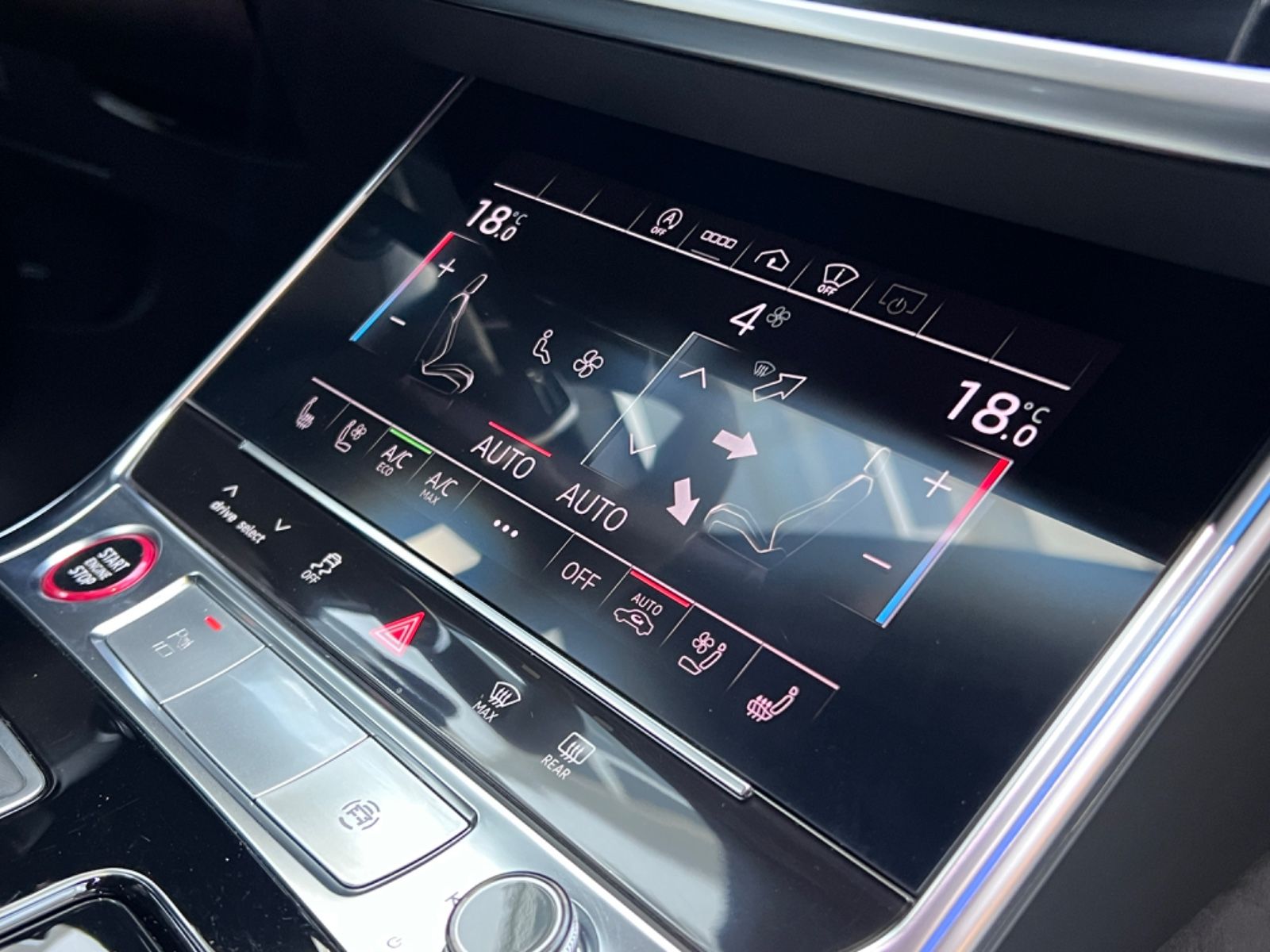 Audi RS6 4.0 TFSI  DynamikPlus+305kmh+Panoramad.+HUD