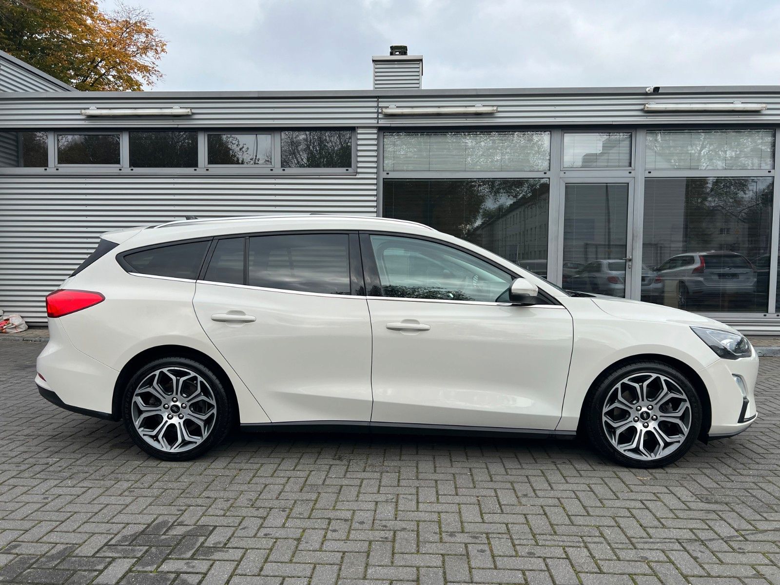 Ford Focus Turnier Titanium - Samsaru's Car Outlet