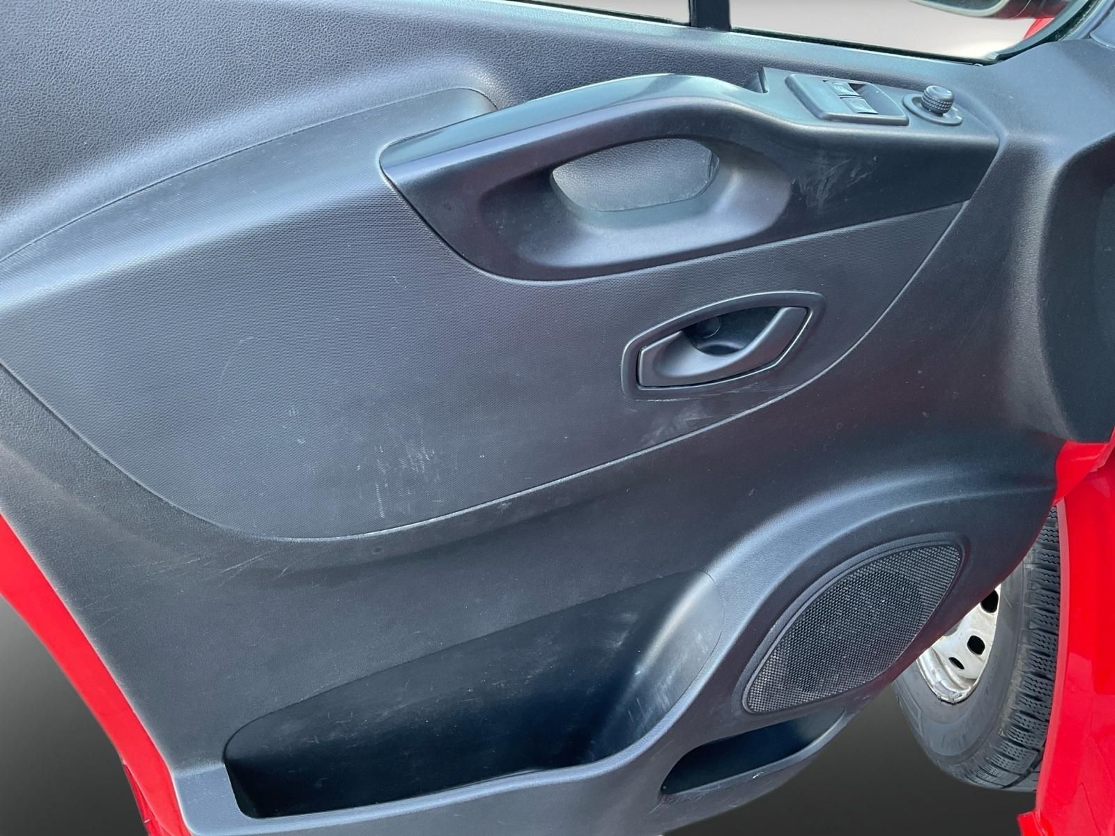 Renault Trafic - Samsaru's Car Outlet