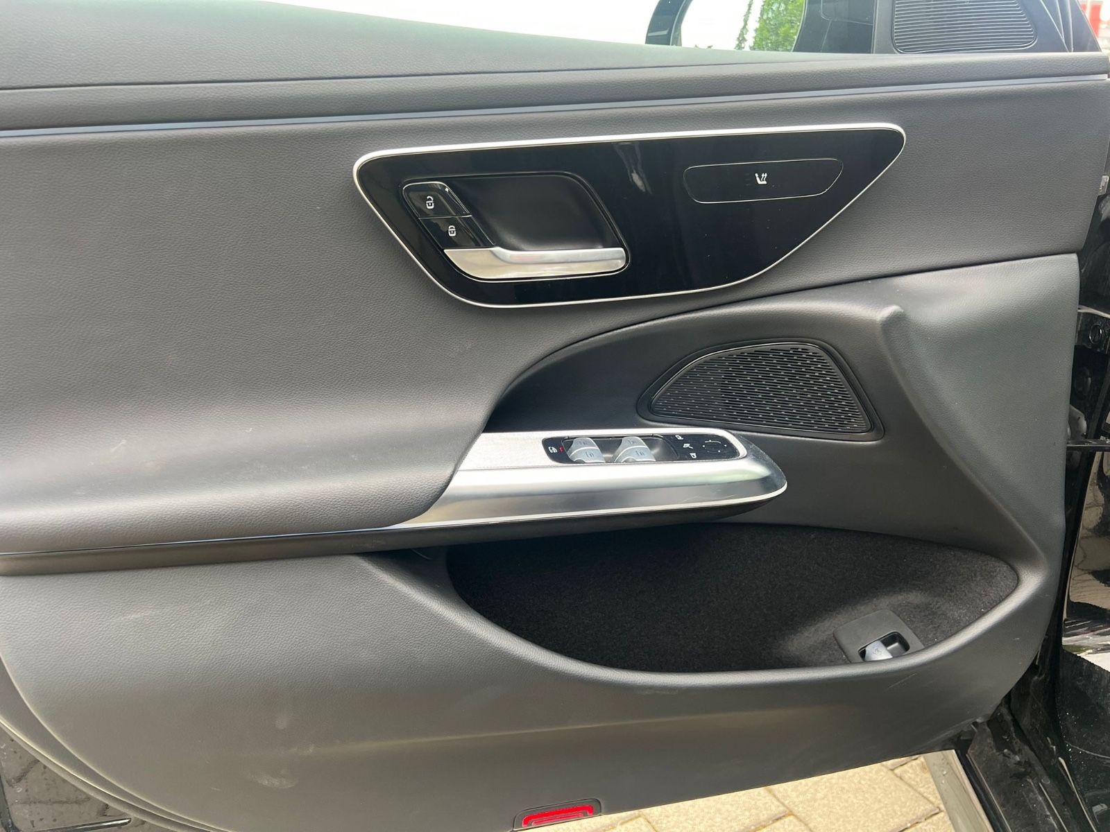 Mercedes-Benz E 200 - Samsaru's Car Outlet
