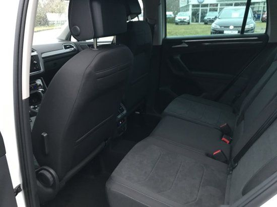 Volkswagen Tiguan 1.4 e-Hybrid Elegance - Samsaru's Car Outlet