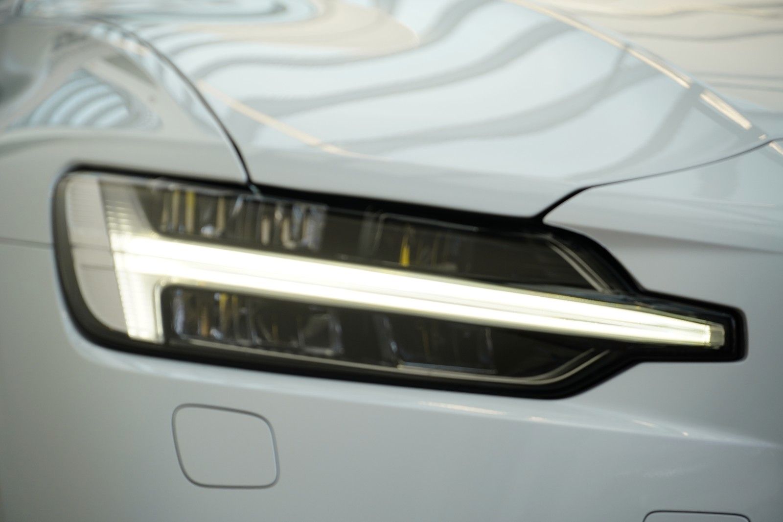 Volvo V60 Kombi Plus Bright Recharge Plug-In Hybrid AW