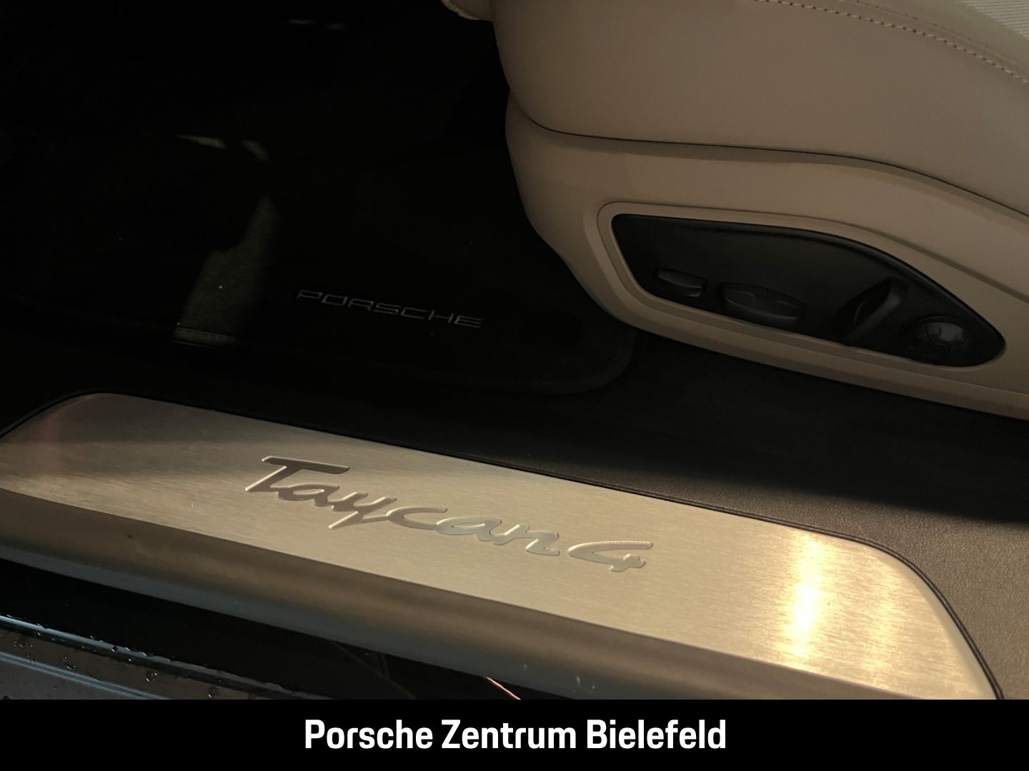 Porsche Taycan 4 Cross Turismo BOSE LED-Matrix Panorama