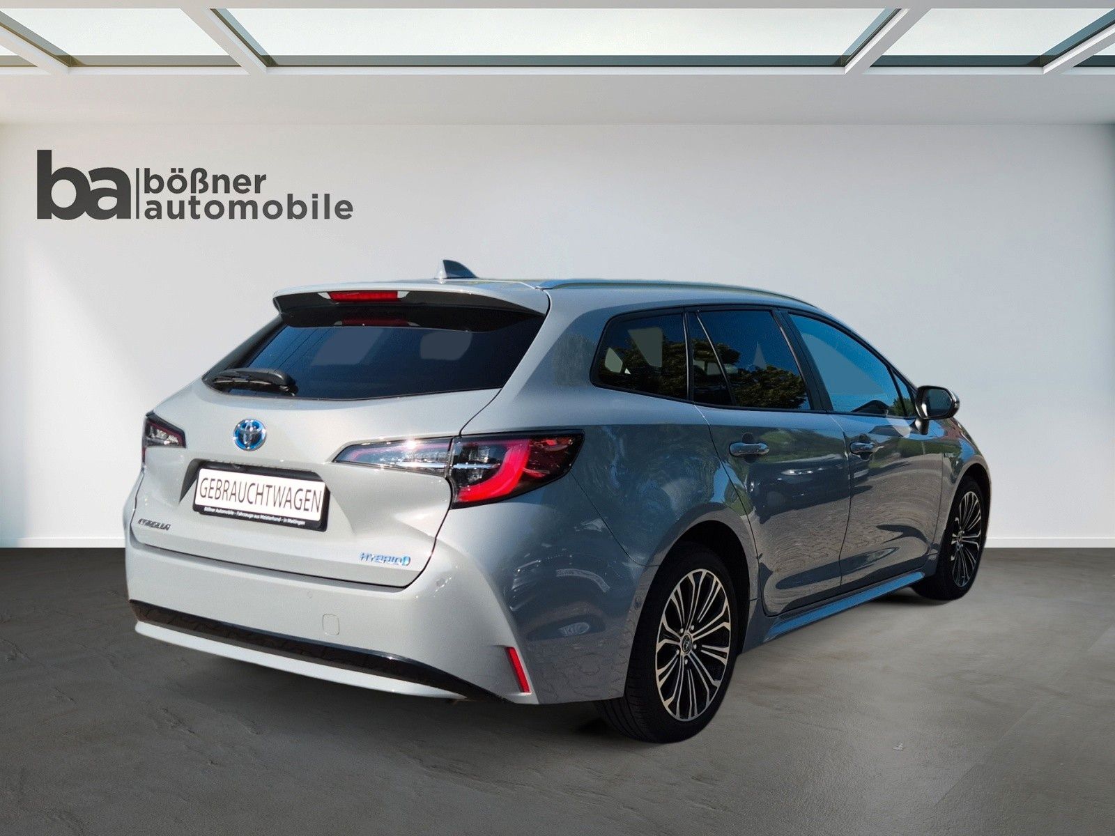Toyota Corolla Touring Sports Hybrid Club - Samsaru's Car Outlet