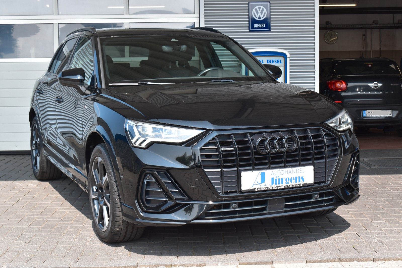 Audi Q3 40 TFSI quattro S line - Samsaru's Car Outlet