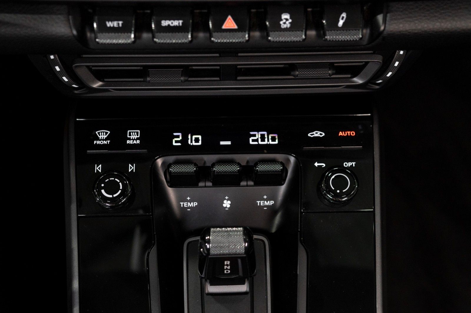 Porsche 992 Carrera - Samsaru's Car Outlet