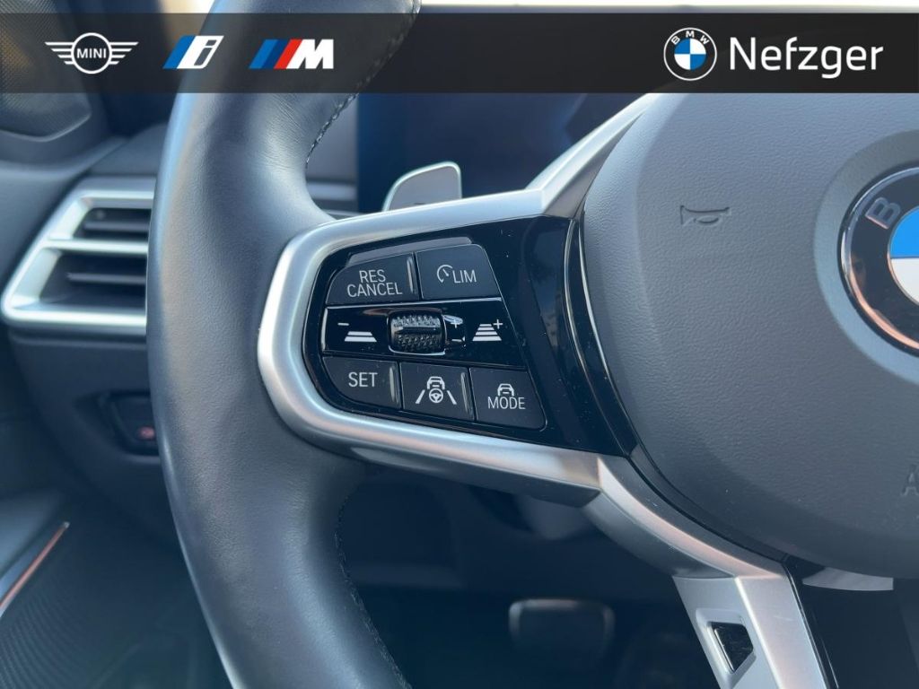 BMW 330 d xDrive Touring M Sport Park-Assistent HiFi