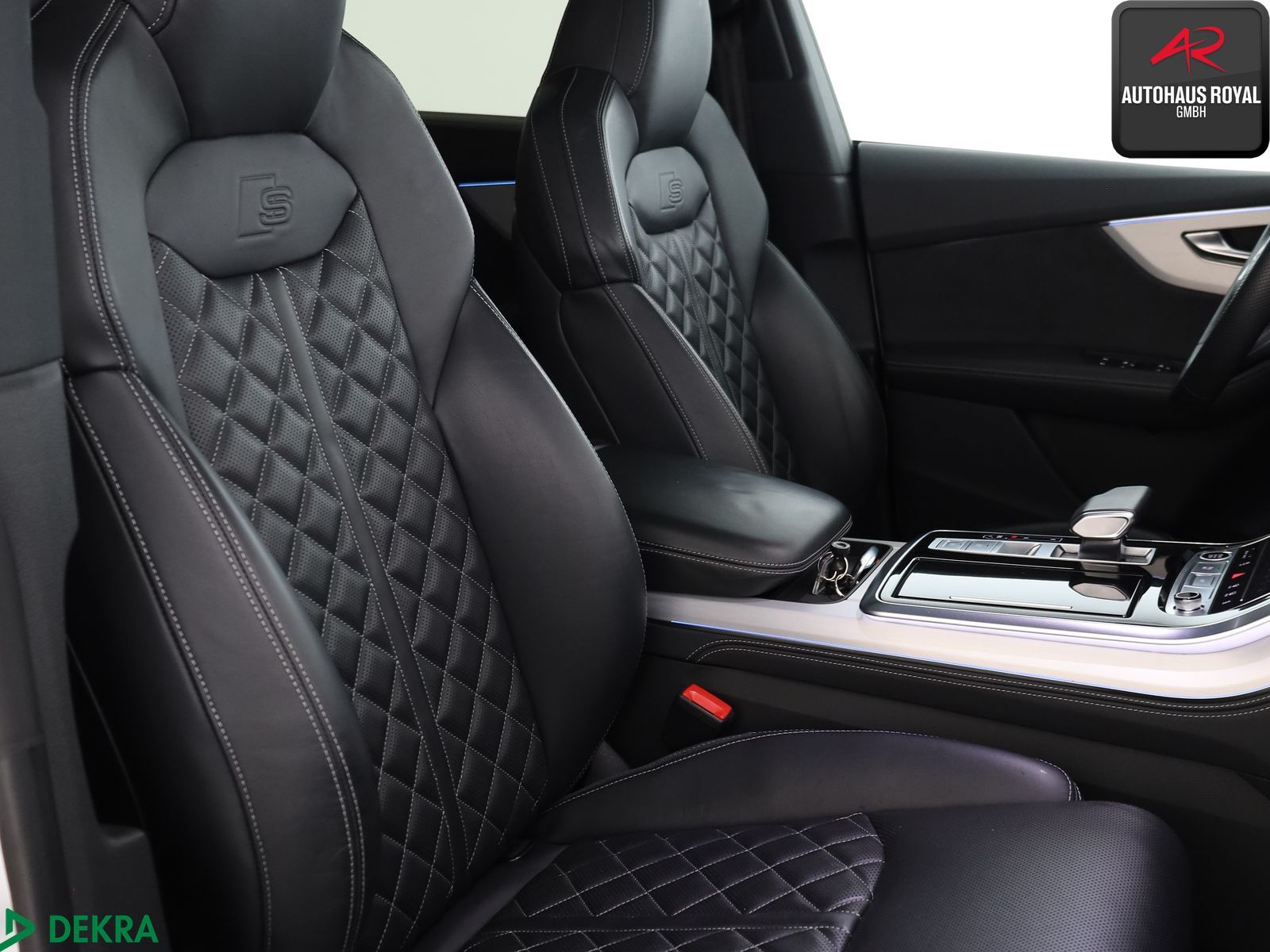 Audi Q8 55 TFSI qu 3x S Line MASSAGE,S-SITZE,B+O,AHK
