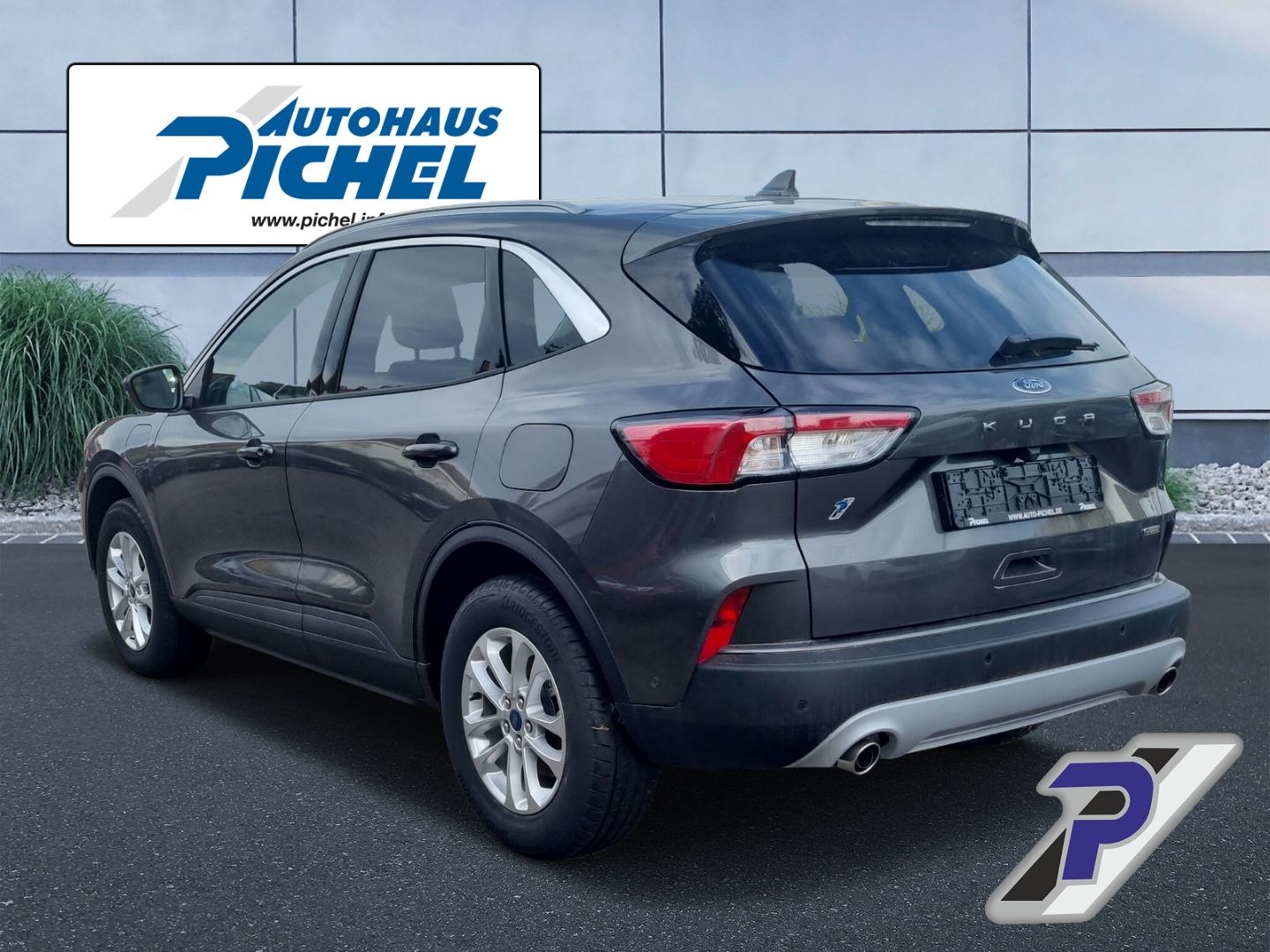 Ford Kuga Plug-In Hybrid Titanium X - Samsaru's Car Outlet