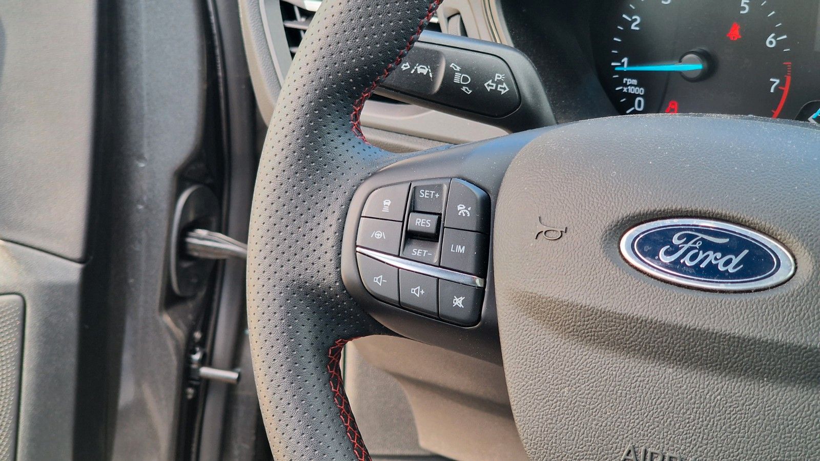 Ford Focus Turnier ST-Line|Autom.|Winterp.|FAP2|