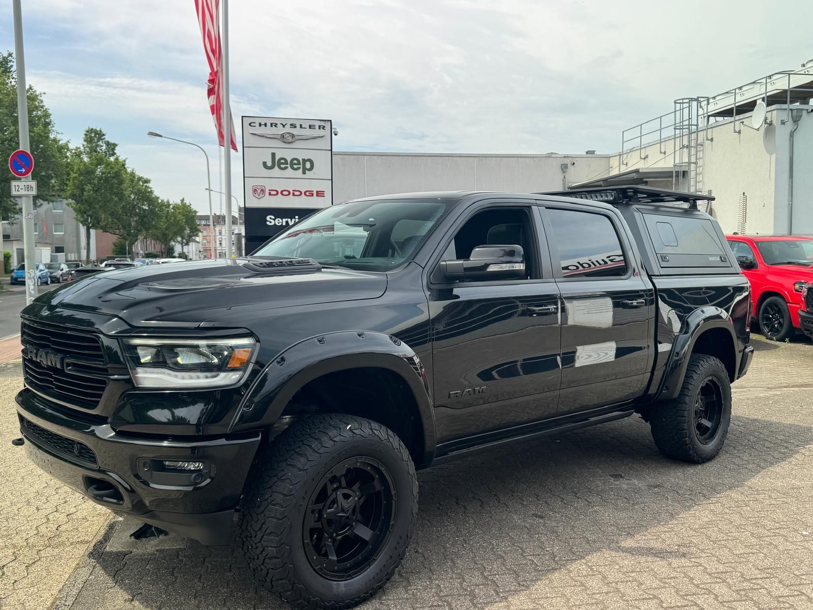 Dodge RAM 5.7 V8 Laramie Night Umbau +LPG +teilb. Heck