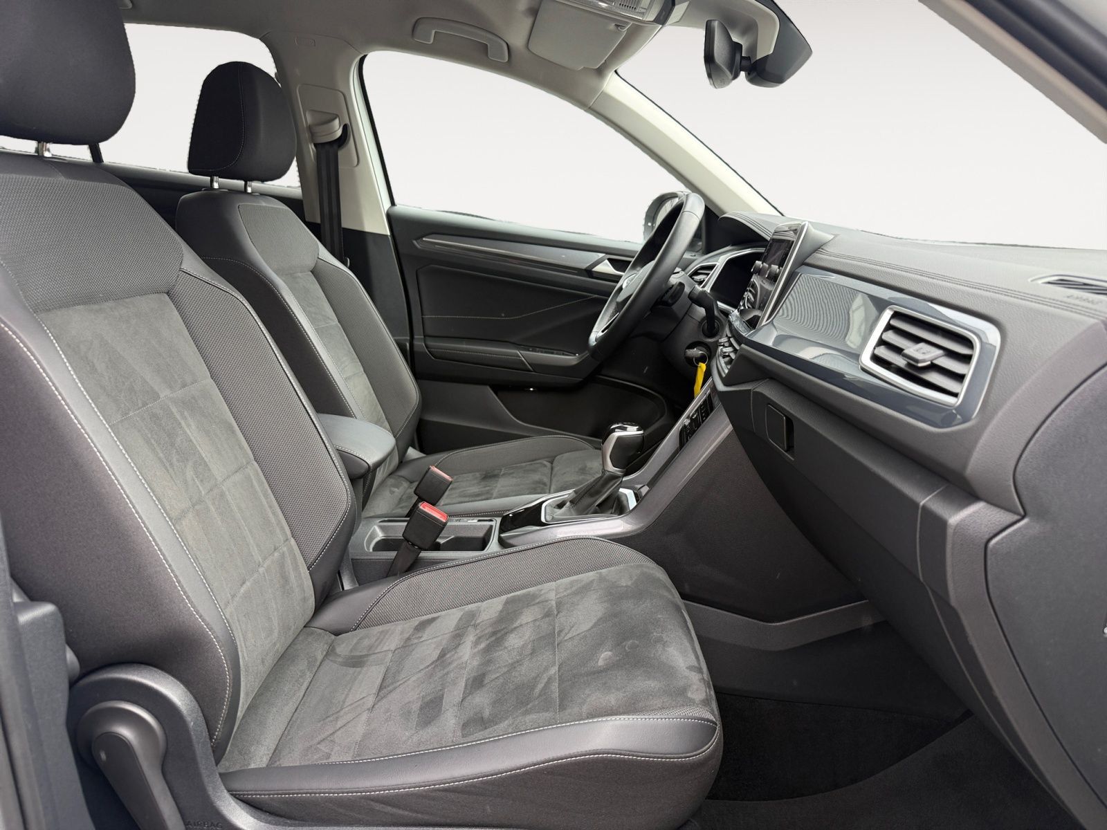 Volkswagen T-Roc 1.5 TSI DSG Facelift Style - Samsaru's Car Outlet