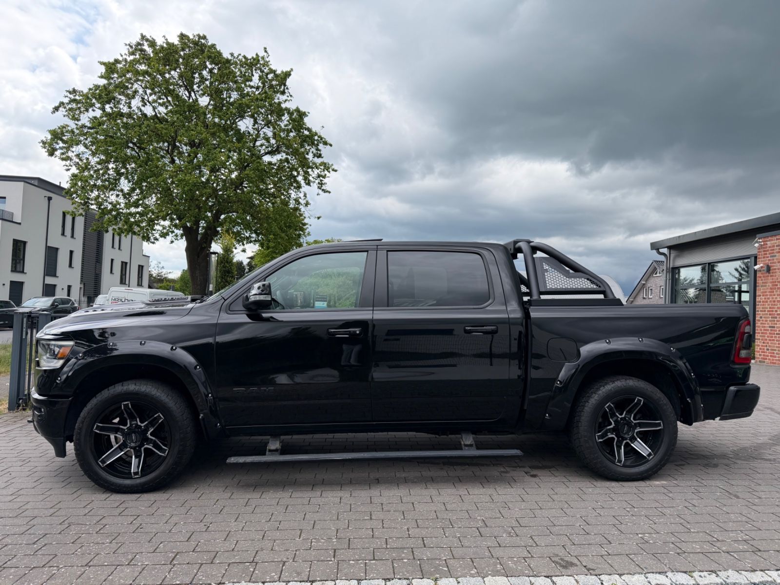 Dodge RAM 1500 5.7 Laramie Sport/Night/Sport-Aga/LPG