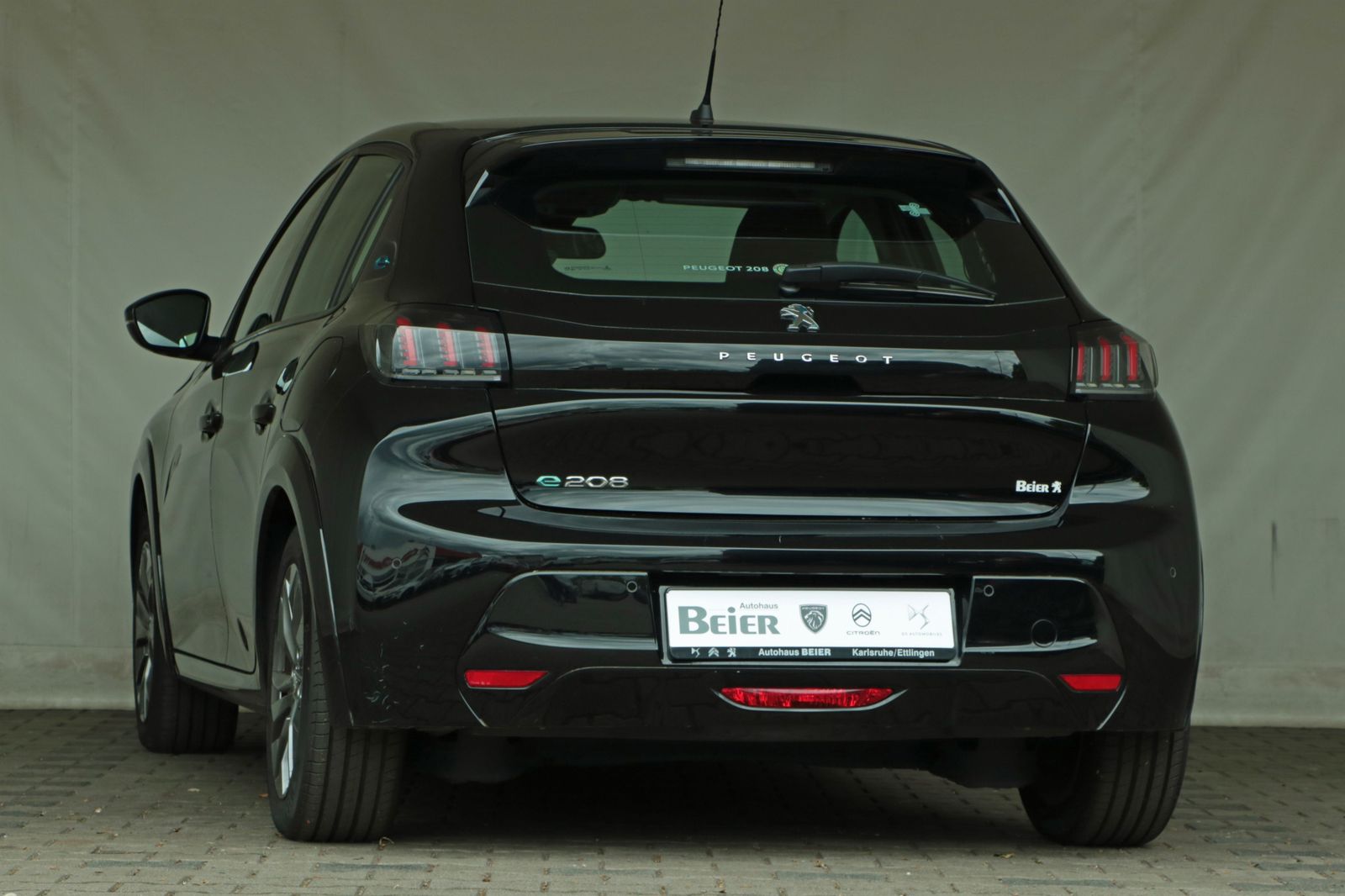 Peugeot E-208 e-Allure - Samsaru's Car Outlet