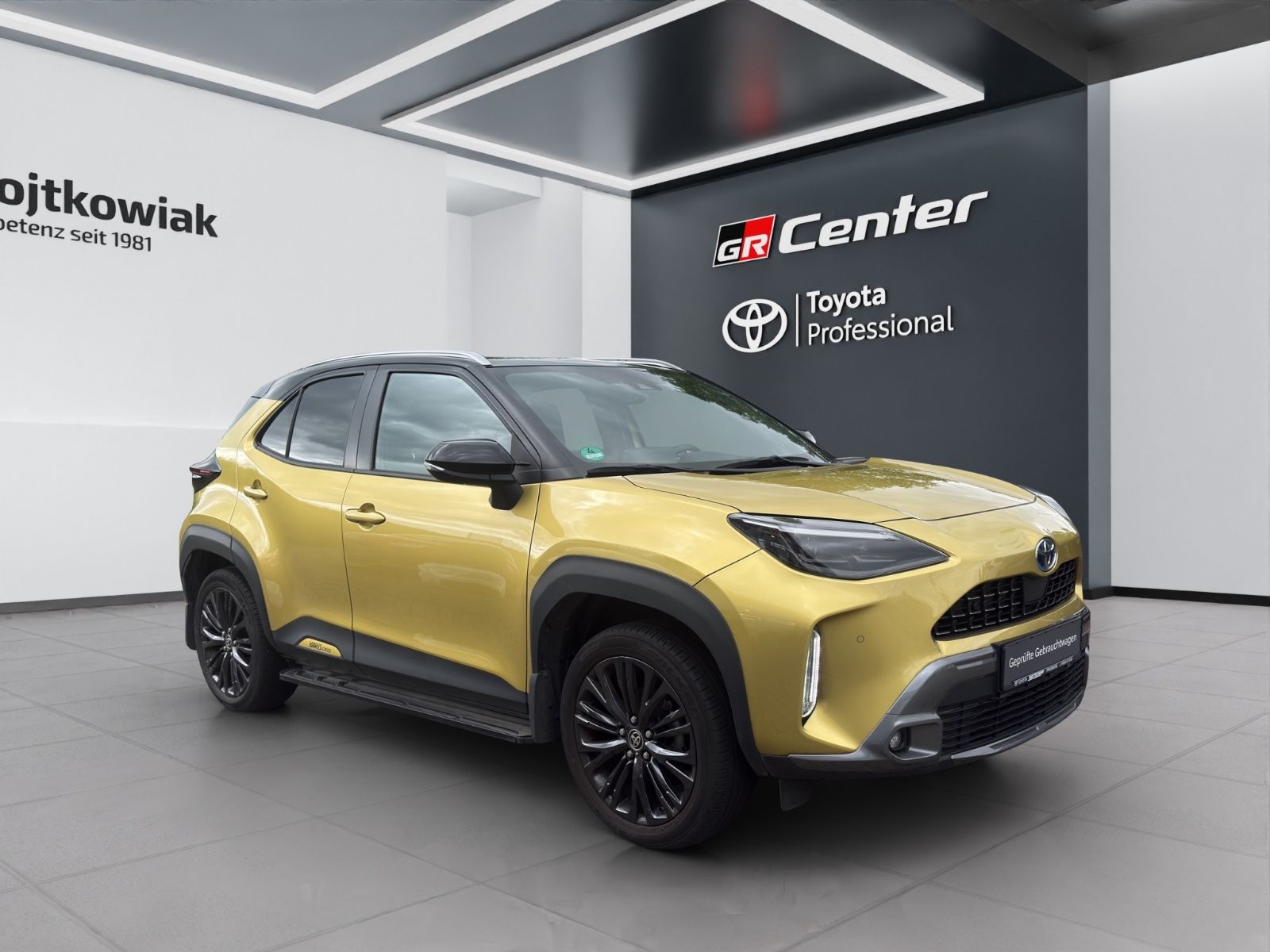 Toyota Yaris Cross Hybrid Adventure*Pano*Hud*AHK*Matrix