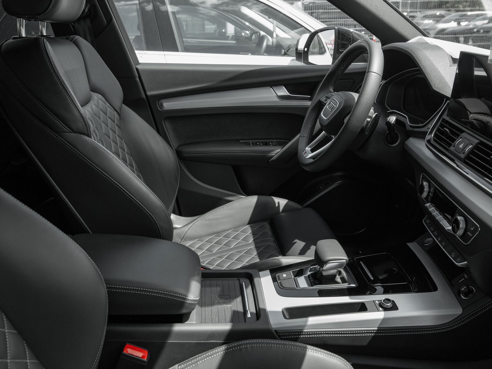 Audi Q5 45 TFSI qu.S-line - Samsaru's Car Outlet