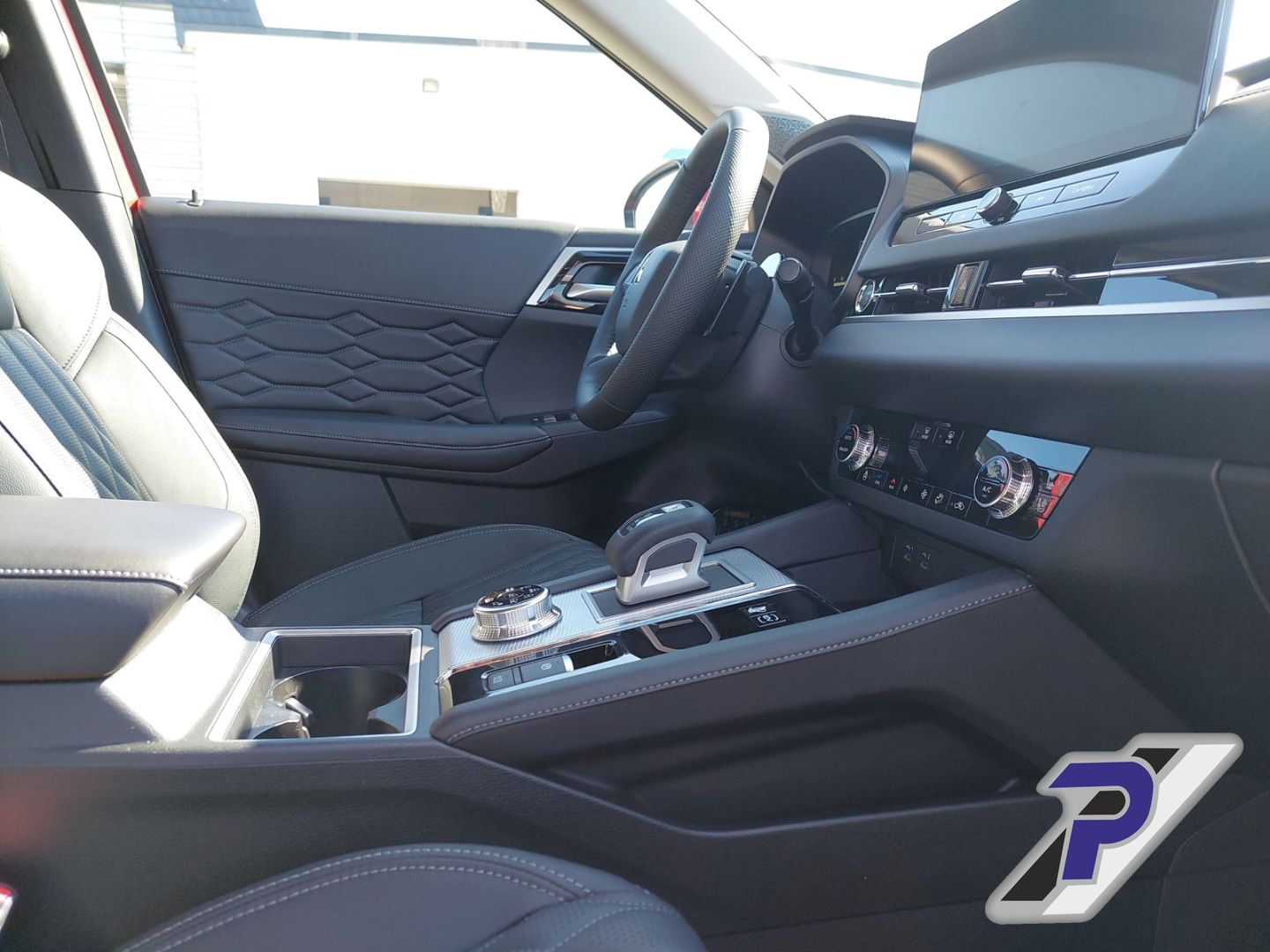 Mitsubishi Outlander TOP LEDER Allrad YAMAHA Sound LED Kame
