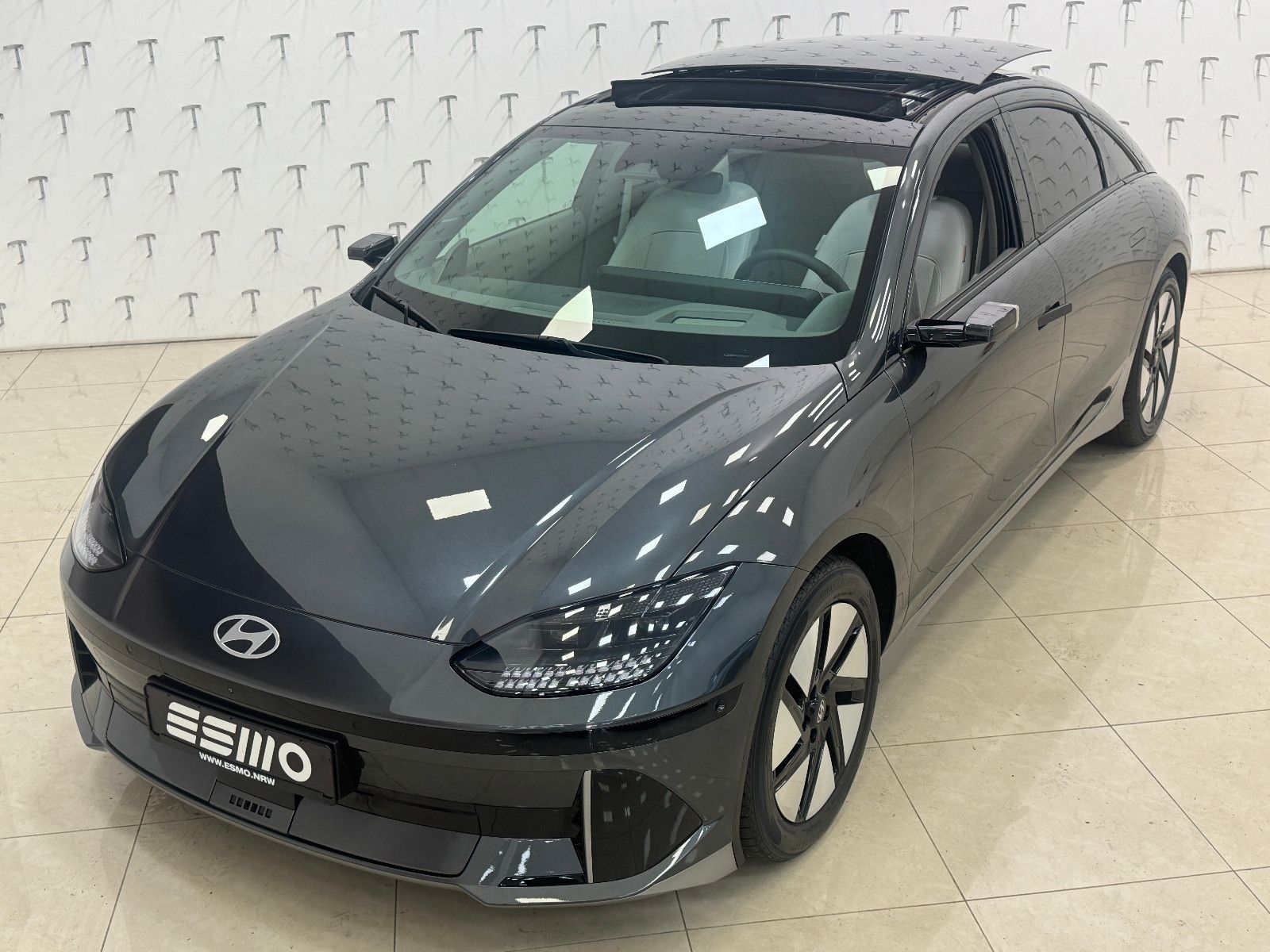 Hyundai IONIQ 6 77,4kWh 325ps 4WD Uniq PANO & DIGI NON