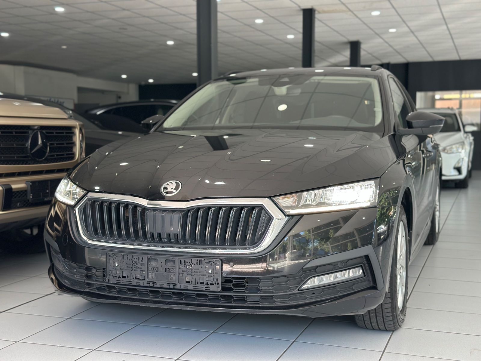 Skoda Octavia Combi Ambition - Samsaru's Car Outlet