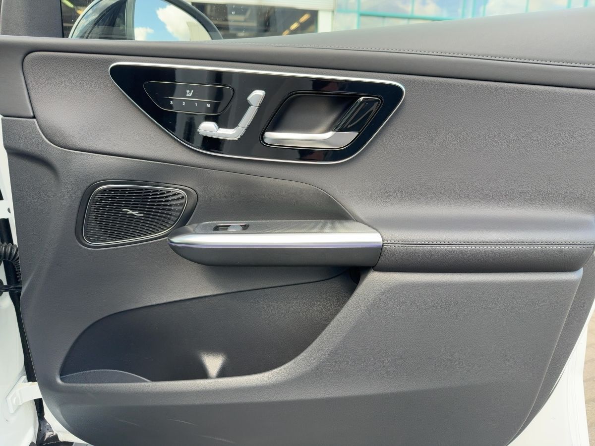 Mercedes-Benz GLC 300 d 4Matic AMG Line Premium - Samsaru's Car Outlet