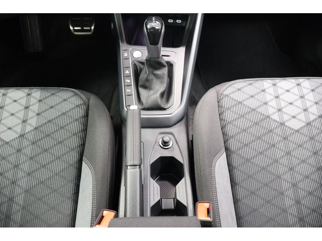 Volkswagen Polo VI 1.0 TSI R-Line DSG,Navi,Matrix,RFK