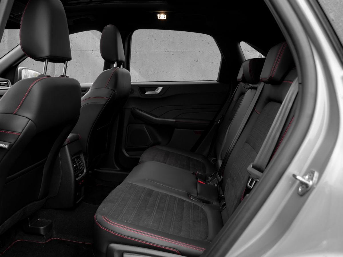 Ford Kuga ST-Line X 1.5 EB - Samsaru's Car Outlet