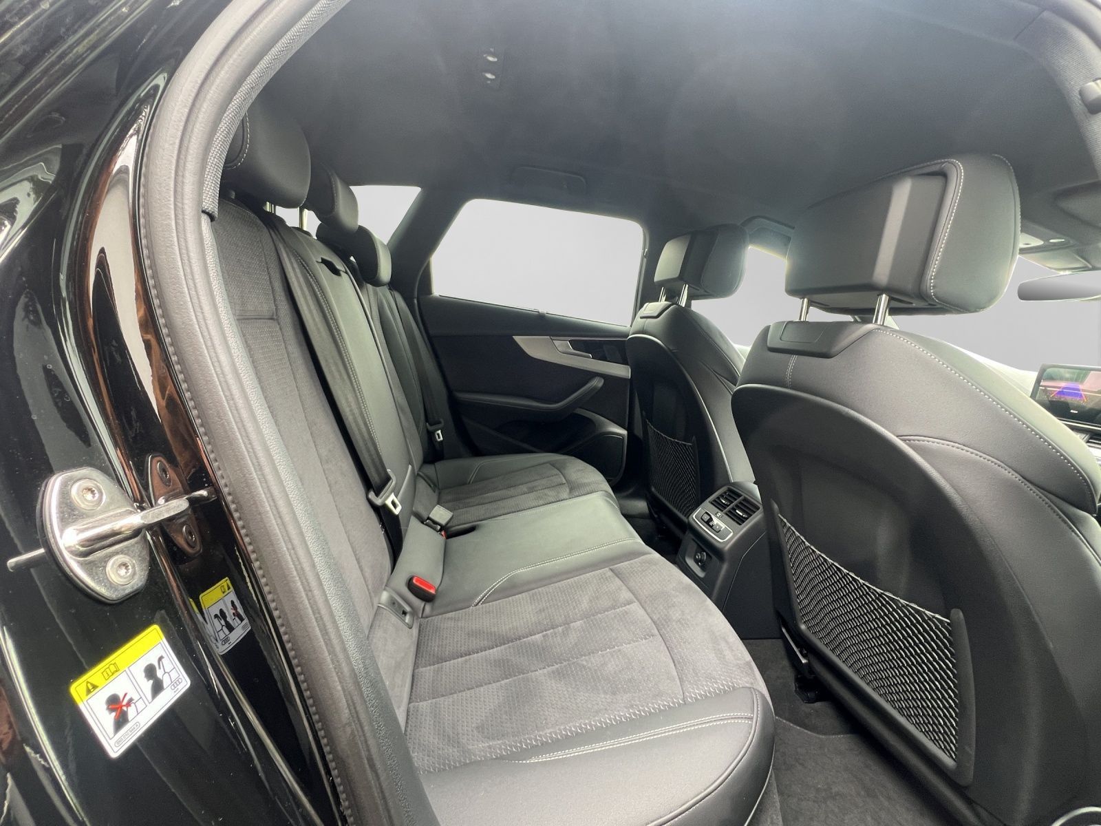 Audi A4 Avant 40 TFSI Q 2x S LINE AHK MATRIX-LED LM19