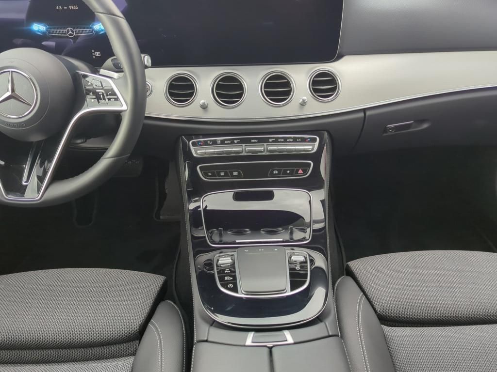 Mercedes-Benz E 200 Limo - Samsaru's Car Outlet