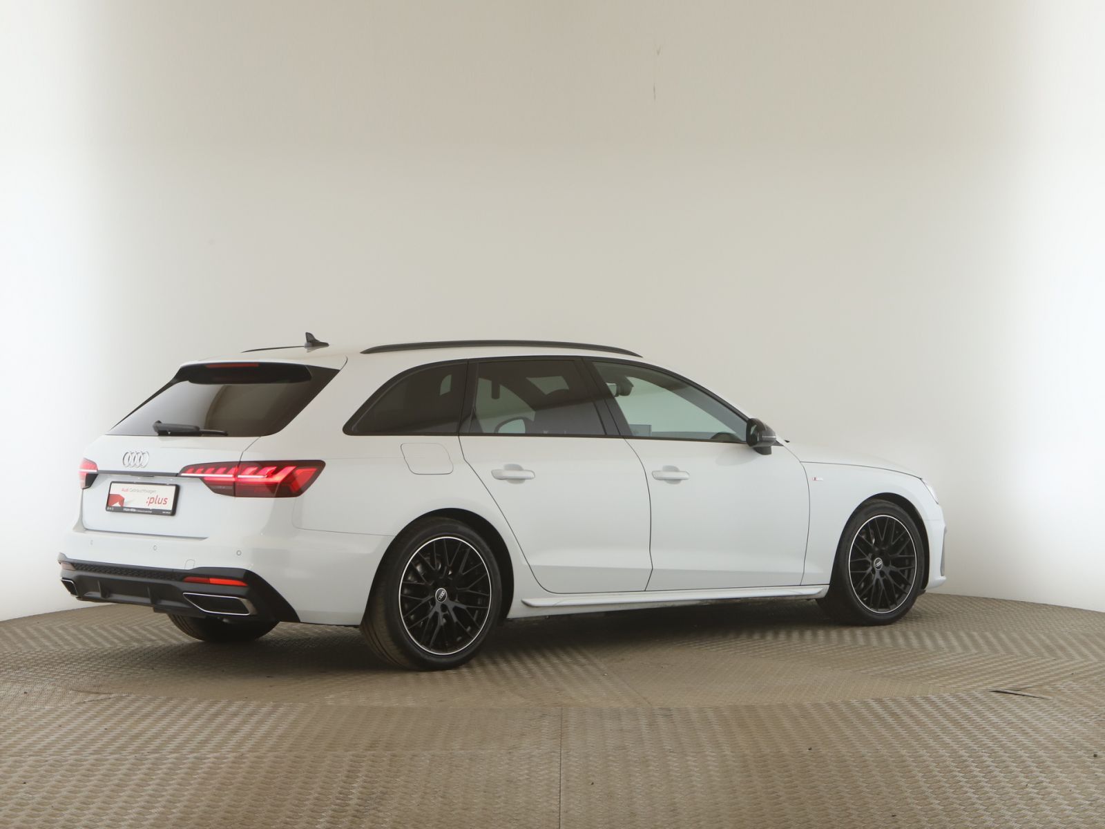 Audi A4 Avant 35 TDI S line - Samsaru's Car Outlet
