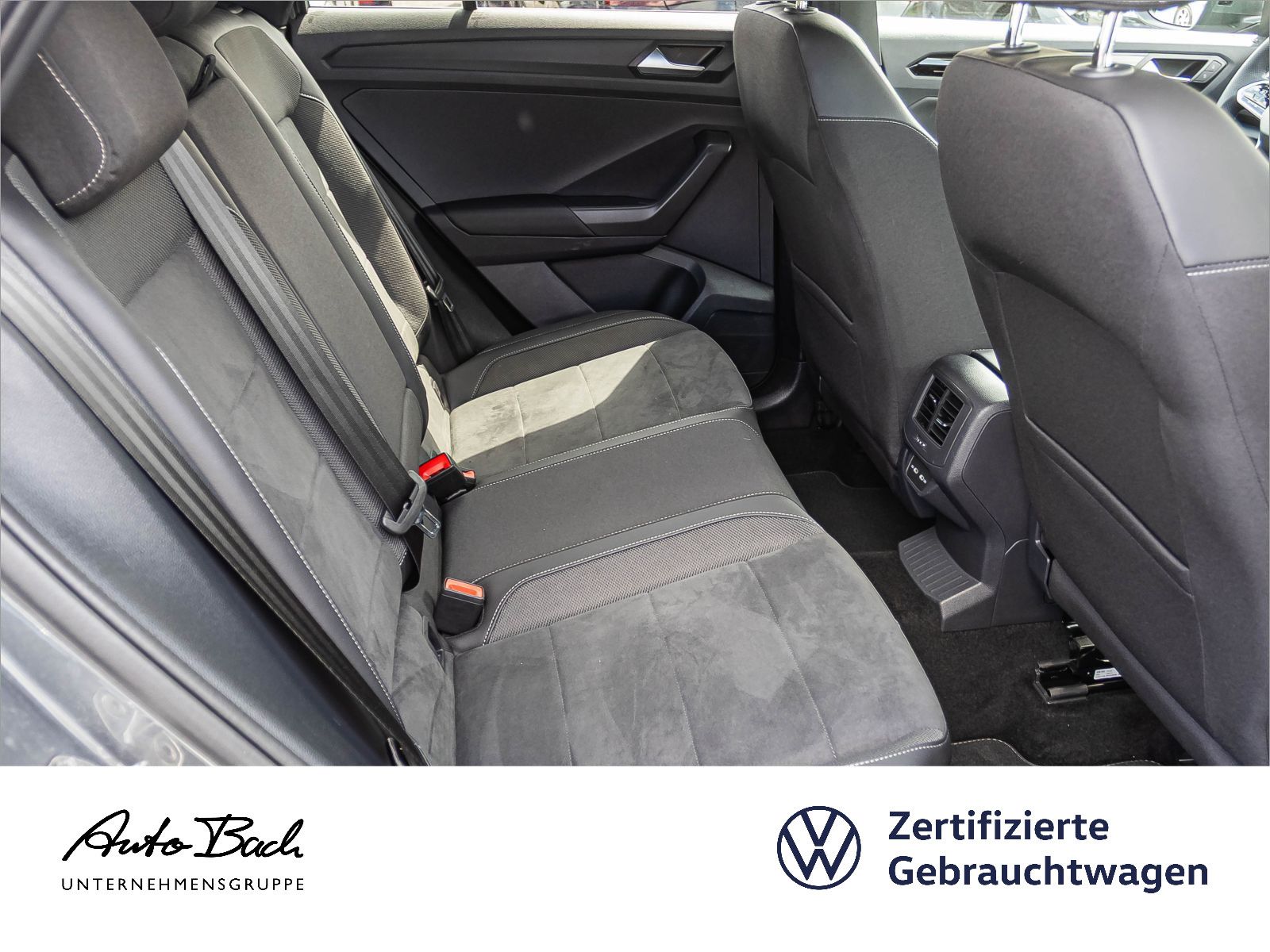 Volkswagen T-Roc 1.5 TSI R-Line - Samsaru's Car Outlet