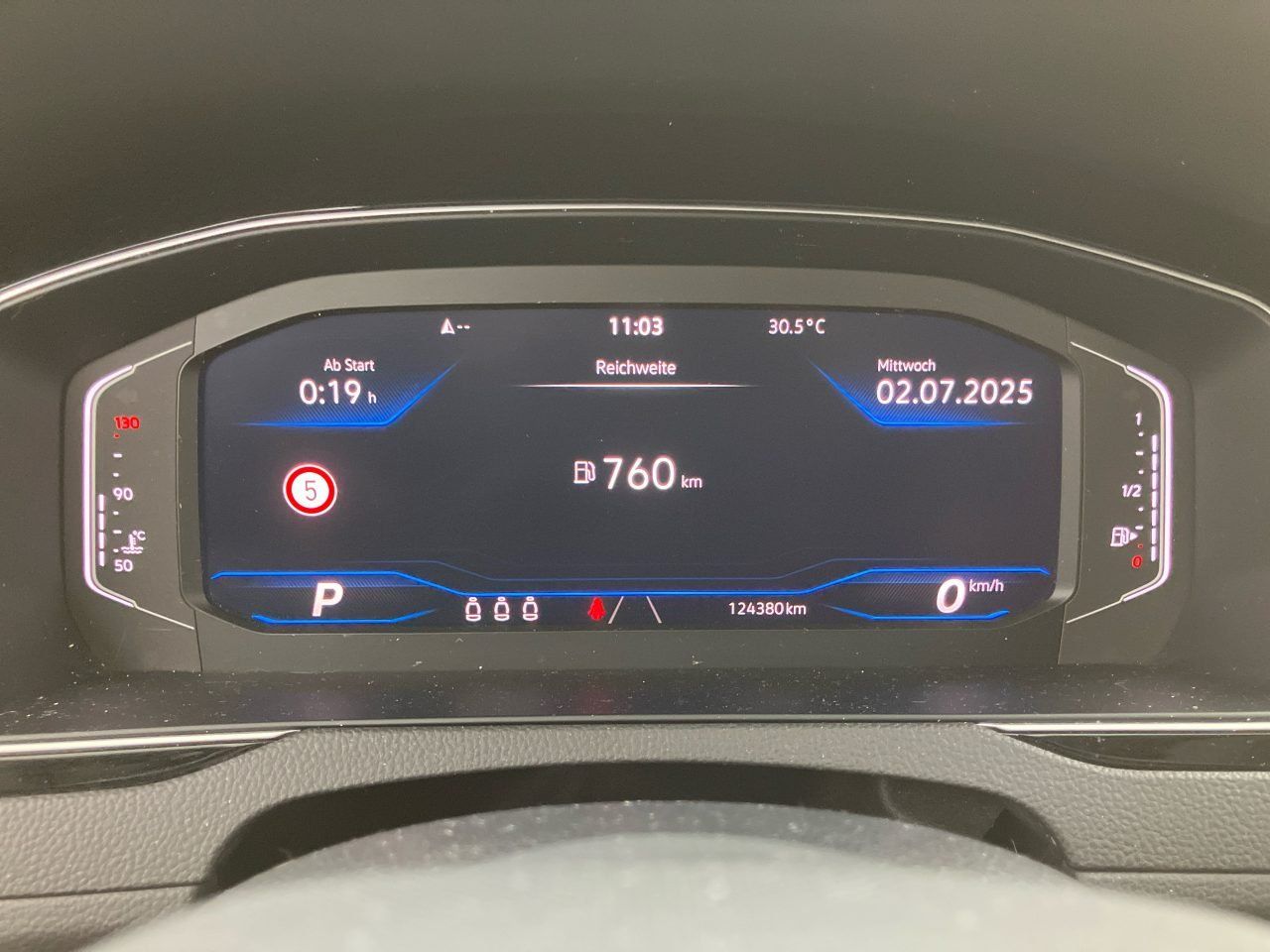 Volkswagen Passat Variant 2.0 TDI Business - Samsaru's Car Outlet