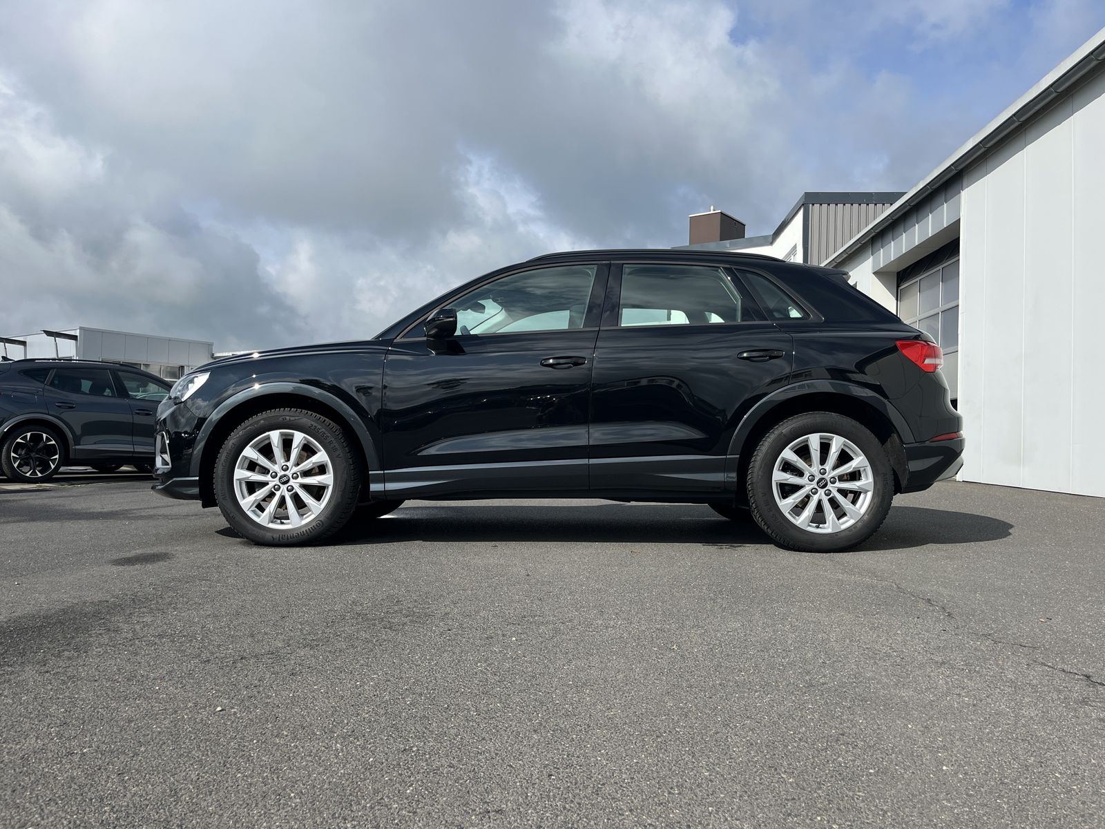 Audi Q3 35 2.0 TDI quattro S tronic - Samsaru's Car Outlet