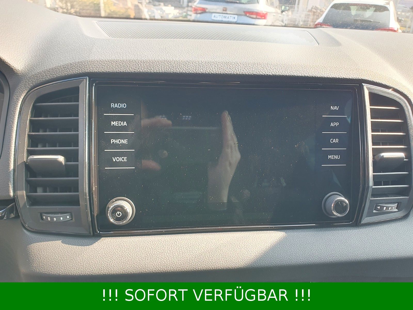 Skoda Karoq 1.5TSI DSG Sportline *19"*AHK*5J. *CANTON*