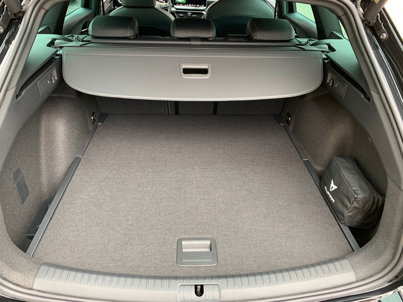 Cupra Leon 1.5 eTSI DSG ST - Samsaru's Car Outlet