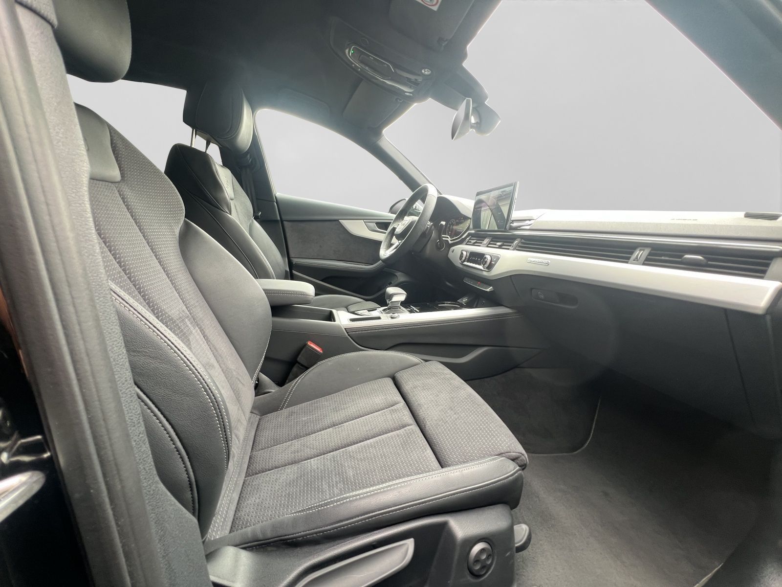 Audi A4 Avant 40 TFSI Q 2x S LINE AHK MATRIX-LED LM19